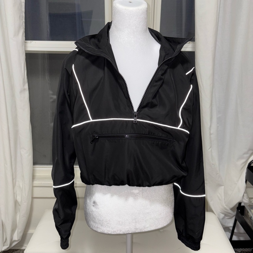 Not Aritzia style windbreaker